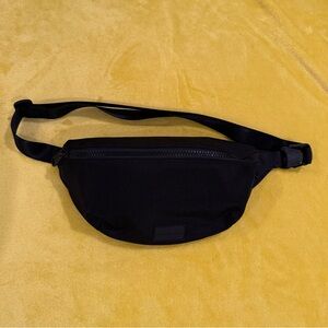 Vera Bradley RFID Belt Bag In Reactive Black